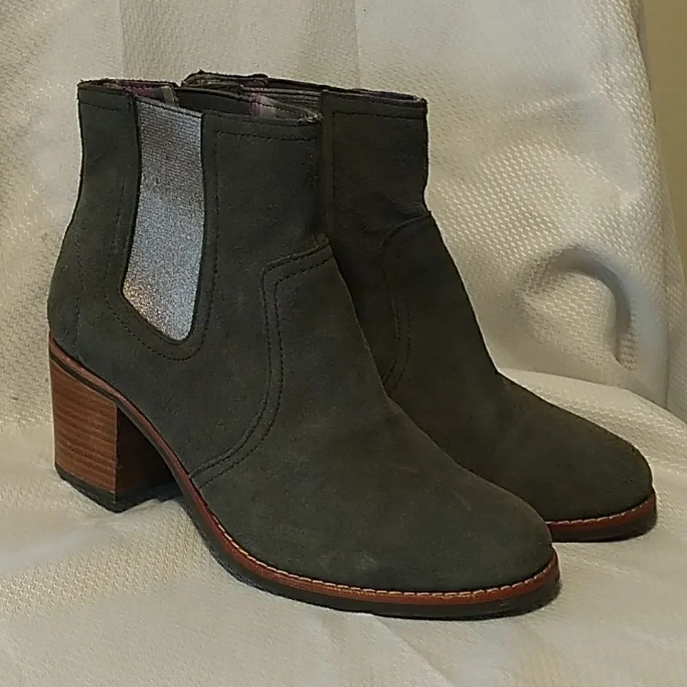 Sperry Top Sider Chelsea gray suede boots booties size 8.5